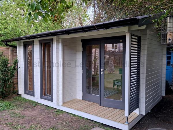 Trentan Haslemere log cabin with porch